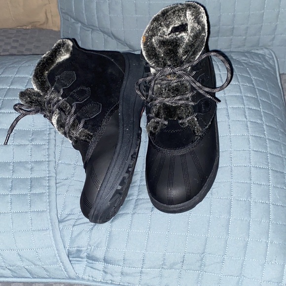 baretraps lace up boots